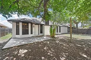 2530 Seven Hills Dr, Grand Prairie, TX 75052 - Photo 26