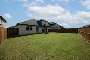 2124 Corbera Dr, Little Elm, TX 75068 - Photo 2
