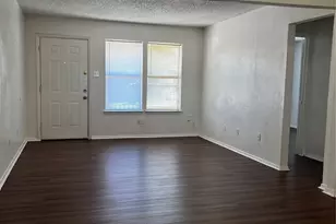 319 Ware Dr, Grand Prairie, TX 75051 - Photo 4