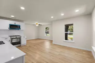 8223 Jacobie Blvd, Dallas, TX 75217 - Photo 10