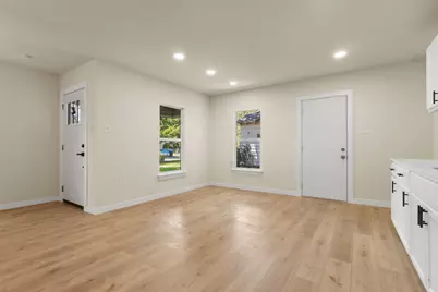 8223 Jacobie Boulevard, Dallas, TX 75217 - Photo 6