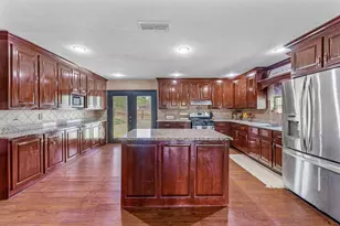 810 Alexander Rd, Stephenville, TX 76401 - Photo 2