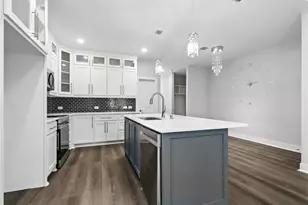 810 Euclid St, Cleburne, TX 76033 - Photo 8