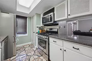 4138 Victoria St, Irving, TX 75062 - Photo 12