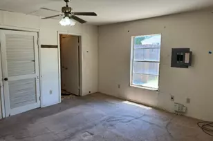 611 S Ruddell St, Denton, TX 76205 - Photo 8