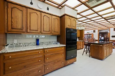 709 Stonelake Drive, Cleburne, TX 76033 - Photo 12