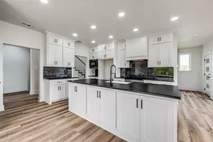 614 Twin Hills Rd, Lake Bridgeport, TX 76426 - Photo 12