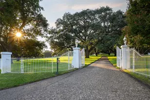 4009 W Lawther Dr, Dallas, TX 75214 - Photo 1