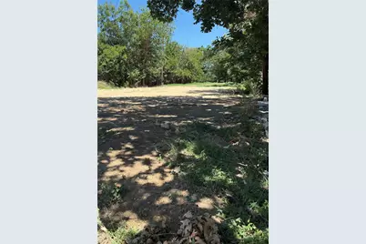 1329 Ash Crescent Street, Fort Worth, TX 76104 - Photo 2