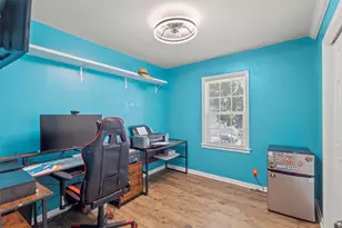 102 NE Murphy Rd, Burleson, TX 76028 - Photo 12