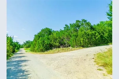 2100 Sabine Street, Granbury, TX 76048 - Photo 2