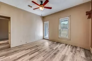 609 E Monterey St, Denison, TX 75021 - Photo 4