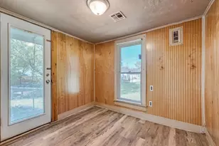 609 E Monterey St, Denison, TX 75021 - Photo 2