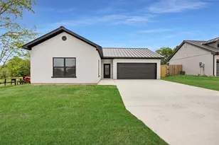 409 N Dallas St, Rice, TX 75155 - Photo 1