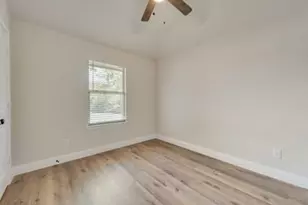 721 N Jefferson St, Pilot Point, TX 76258 - Photo 8