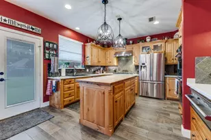 225 Pear Tree Ln, Collinsville, TX 76233 - Photo 8