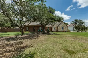 225 Pear Tree Ln, Collinsville, TX 76233 - Photo 4