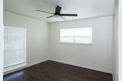 2214 Roundrock Drive, Carrollton, TX 75007 - Photo 10