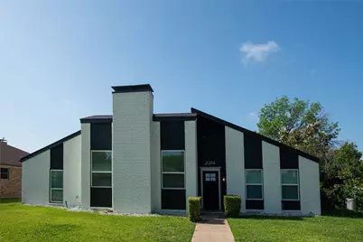 2214 Roundrock Drive, Carrollton, TX 75007 - Photo 2