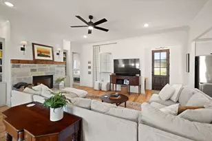 1028 Gatlin Cir, Springtown, TX 76082 - Photo 6