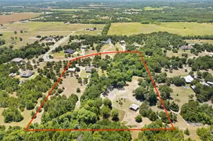 335 County Rd 4524, Whitewright, TX 75491 - Photo 38