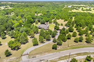 335 County Rd 4524, Whitewright, TX 75491 - Photo 2