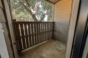 2101 Count Fleet Dr, Arlington, TX 76011 - Photo 24