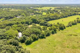 8855 County Rd 107, Grandview, TX 76050 - Photo 40