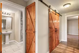 2637 Shoreline Ct, Weatherford, TX 76087 - Photo 16