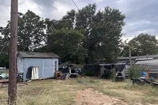 202 Salt Creek Rd, Springtown, TX 76082 - Photo 8