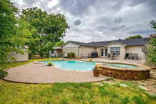 408 NW Douglas St, Burleson, TX 76028 - Photo 32