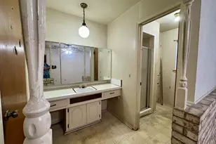 408 NW Douglas St, Burleson, TX 76028 - Photo 20