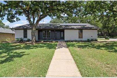 2423 Jewell Drive, Arlington, TX 76016 - Photo 1