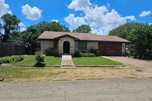 311 N Arthur St, McGregor, TX 76657 - Photo 4