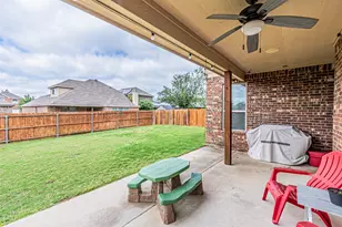 5721 Diamond Valley Dr, Fort Worth, TX 76179 - Photo 6