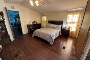 1027 Glenbrook Dr, Pecan Hill, TX 75165 - Photo 12