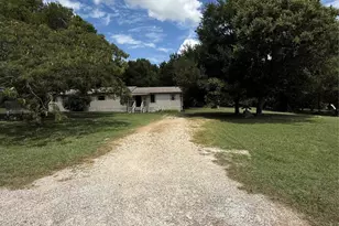 1027 Glenbrook Dr, Pecan Hill, TX 75165 - Photo 32