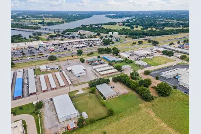 1433 N Plaza Drive, Granbury, TX 76048 - Photo 36
