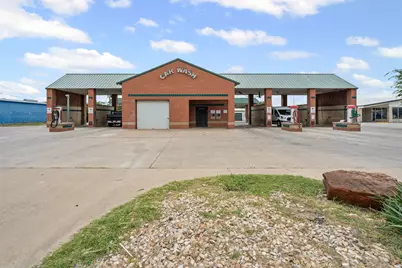 1433 N Plaza Drive, Granbury, TX 76048 - Photo 1