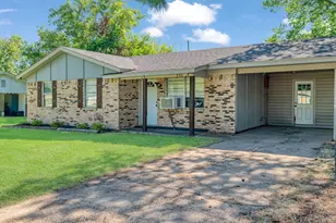 600 Sunset St, Blossom, TX 75416 - Photo 2