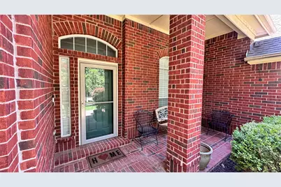 6705 Marie Weldon Court, Arlington, TX 76001 - Photo 2