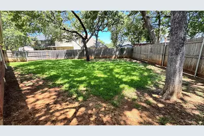 6705 Marie Weldon Court, Arlington, TX 76001 - Photo 34