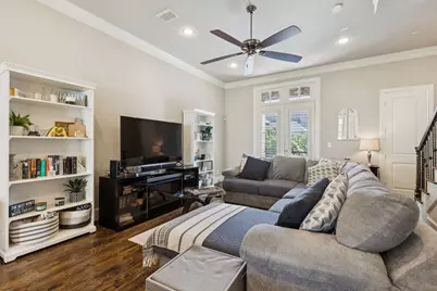 561 S Cesar Chavez Boulevard, Dallas, TX 75201 - Photo 12