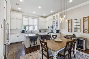 561 S Cesar Chavez Blvd, Dallas, TX 75201 - Photo 1