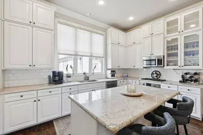 561 S Cesar Chavez Boulevard, Dallas, TX 75201 - Photo 8