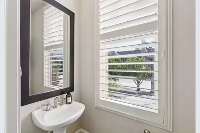 561 S Cesar Chavez Boulevard, Dallas, TX 75201 - Photo 16