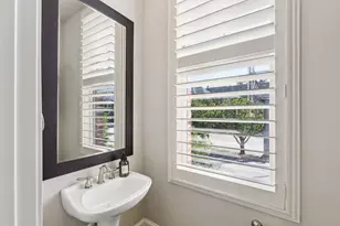 561 S Cesar Chavez Blvd, Dallas, TX 75201 - Photo 16