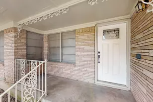 1441 Hawley Ln, Dallas, TX 75217 - Photo 4