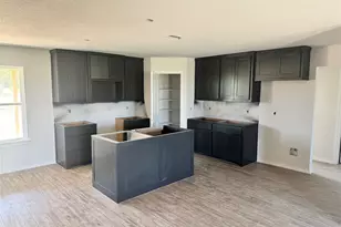 163 Agnes Cir, Springtown, TX 76082 - Photo 2