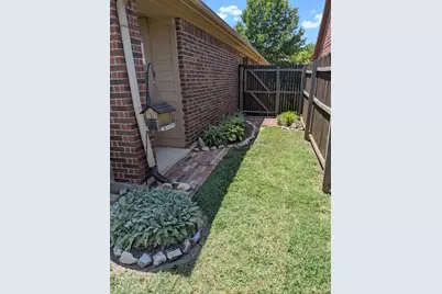 1004 Vintage Avenue, Gainesville, TX 76240 - Photo 36